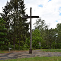 52) Poolse houten kruis 