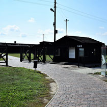 Weg naar barakken voor gevangenen Majdanek