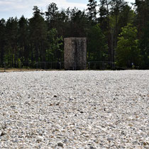 Massagraf Sobibor met Memorial Monument