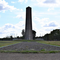 Achter monument 