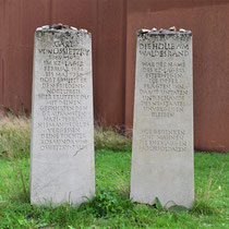 Monumenten bij hoofdingang 