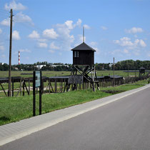 Weg van Memorial Monument begin tot Memorial Monument eind