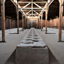 Houten barakken Birkenau - latrine voor gevangenen