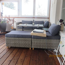 Große  Terrasse ein Platz für Raucher 