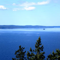 Nicht nur am Tag ein wundervoller, verschwiegener und einsamer Platz zum Träumen: Blick vom 1,5 km entfernten Aussichtsturm auf den Päijännesee. Erholung für das Auge!  View from the tower nearby.