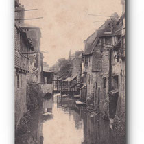 - LISIEUX - Vieilles maisons sur la Touquesau Pont de Caen - 30.07.1906 -