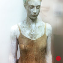 bruno walpoth, edition "johanna", 2016, 62 x 35 x 21 cm, walnut/acrylic – erlas galerie