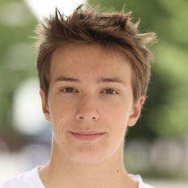 Lennox V.  '07