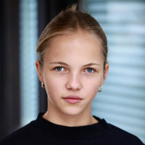 Helena F.'12