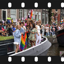 173 Amsterdam Canal Pride 2019 v.a de NH Radio Pride boot 26 