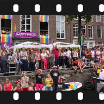 113 Amsterdam Canal Pride 2019 v.a de NH Radio Pride boot 26 