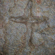 Pilgerweg Vilajuiga Kreuz auf Felsen