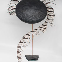 ELISABETH HABIG, Fascinator, Buntal Stroh, Diamantfasanfeder