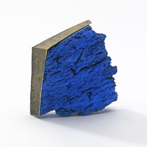 ANNAMARIA ZANELLA, Blue Rock, Brosche, Gold, Korkeiche, Lapislazulipulver, Acryl, Eisen, Gold, Silber