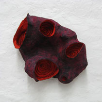 ALEXANDRA DEUTSCH, o. T., 2018, Geschöpftes Papier, Beize, 79x75cm 