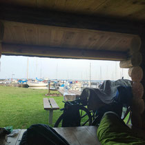 Ausblick vom Shelter am Morgen auf den Hafen