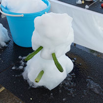 雪だるまづくり！！