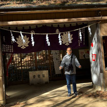 登山道近くの地元の神社、何かいい感じ、。