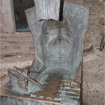 Une sculpture de Josep Maria Subirach, qui a oeuvré à la Sagrada familia