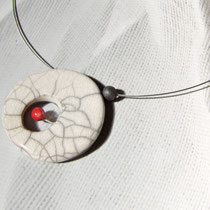 aperçu collier contemporain en céramique raku