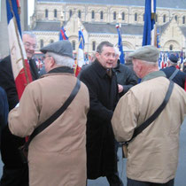 A Saint-Lô, au milieu des porte-drapeaux 