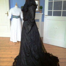 schwarzes Netz Kleid um 1900