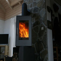 Kaminofen Attika Q-Bic 127 platin in Netphen