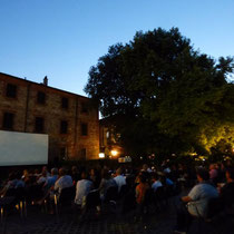 Rivergaro: Cinema Sotto Le Stelle 2020     Luglio, giovedì 2   giardino di Via Don Veneziani, 64 - Rivergaro (PC)  di fronte alla Casa del Popolo     dalle ore 21:30 - ENTRATA LIBERA