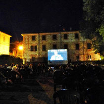 Rivergaro: Cinema Sotto Le Stelle 2019     Luglio, giovedì 4 e 18 // Agosto, giovedì 1  giardino di Via Don Veneziani, 64 - Rivergaro (PC)  di fronte alla Casa del Popolo   dalle ore 21:30