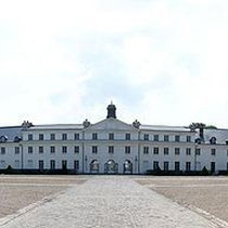 Museum mit Glasarbeiten im Schloss de la Verrerie in Le Creusot