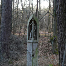 Skulptur aus Eichenholz, ein Werk des Künstlers Heribert Heeg