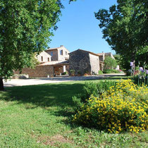 LES CLAPAREDES EN PROVENCE - VUE EST