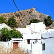 2013 | Lindos | Akropolis | Die Burgruine liegt auf einem 116 Metern hohen Felsen direkt im Stadtkern.
