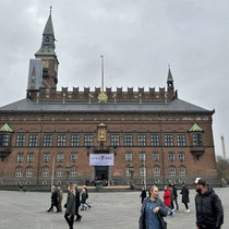 2021 | Kopenhagen | Rathaus | Eines der höchsten Gebäude in Kopenhagen. Es ist auch die Heimat der erstaunlichen "Jens Olsens Weltuhr" und ist im Nationalromantischen Stil gebaut.