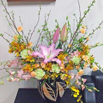 ￥4000（器別）　57×65x29　校長室生け込み