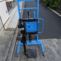 ボンベ運搬車・反転