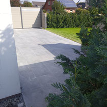 Aussenanlage Pflasterbau Rollrasen Beetgestaltung etc. Bauvorhaben Privat Garten in Mooreege
