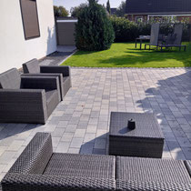 Terrassen Pflasterbau Bauvorhaben Privat Garten in Mooreege