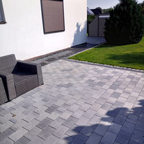 Terrassen Pflasterbau Bauvorhaben Privat Garten in Mooreege