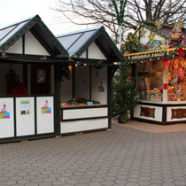 Unsere Hütte am Eingang zum Weihnachtsmarkt am Volkspark