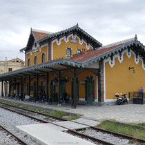 Der Bahnhof von Volos ...