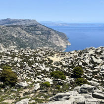 Blick nach Osten auf die Atheras-Kette und Thymena und Fourni