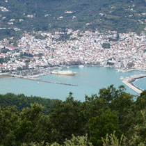 Blick auf den Hafen von Skopelos