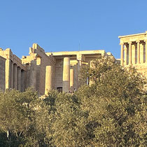 Propyläen und Nike-Tempel