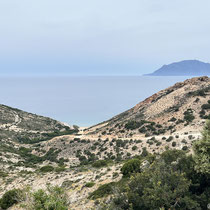 Die Piste zum Strand von Agios Ioannis
