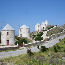 Leros: Windmühlen über Panteli