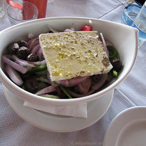 Choriatiki salata