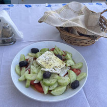 Choriatiki Salata