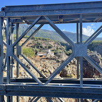 Blick durch die Brücke