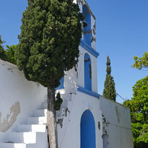 Ist wohl die Friedhofskapelle